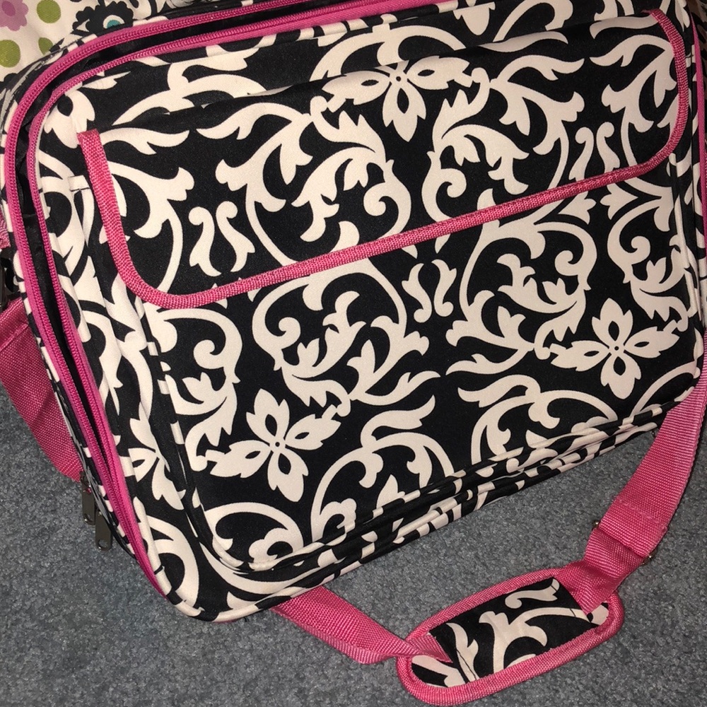 Laptop carrying case